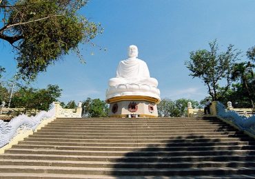 Chùa Long Sơn – điểm du lịch tâm linh nổi tiếng ở Nha Trang
