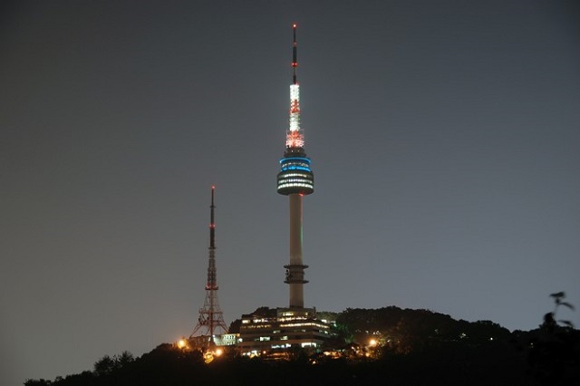Tháp Namsan Seoul – biểu tượng của tình yêu vĩnh hằng