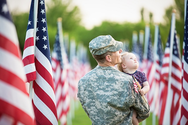 Memorial Day là lễ kỷ niệm những người dũng cảm hi sinh nhiều năm để phục vụ đất nước