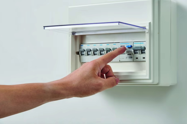 3 lưu ý quan trọng khi sử dụng điện trong gia đình